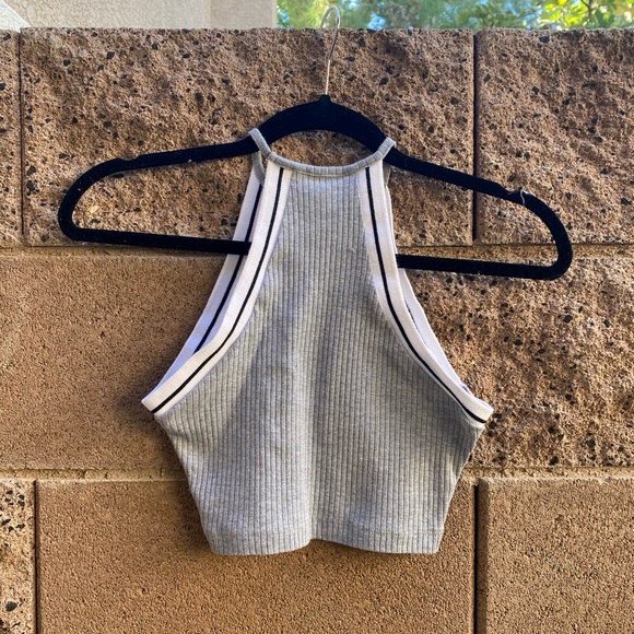 Gray Crop top - Picture 2 of 3